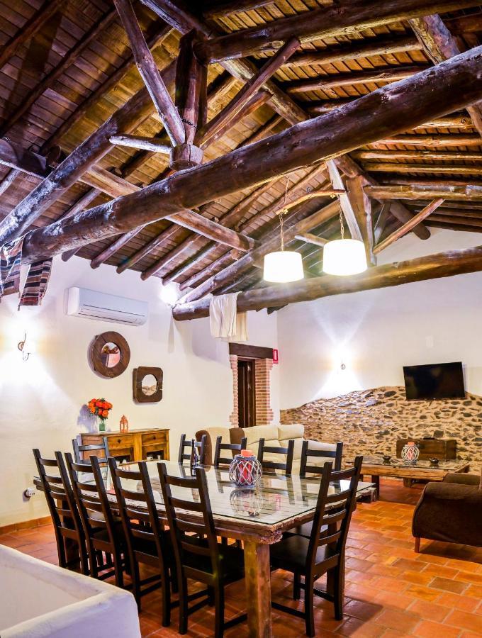 'el Charcon' Casa Con Piscina Compartida